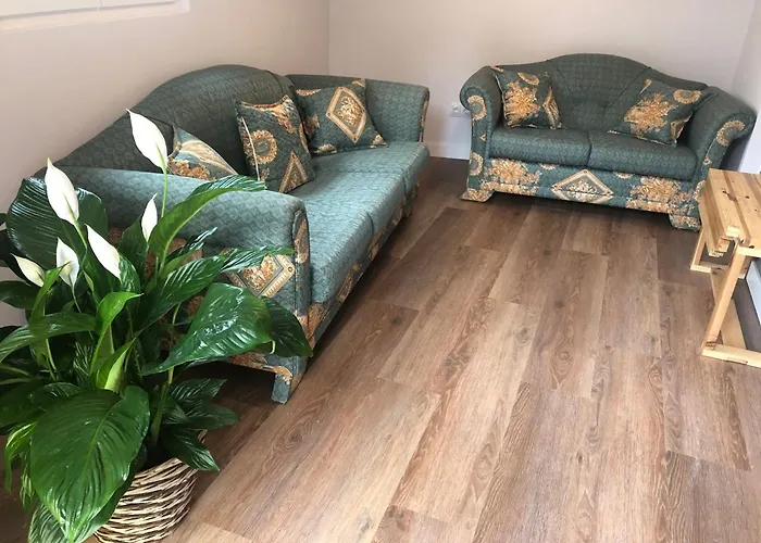 Alojamiento Rural El Petirrojo Con Patio Jardin