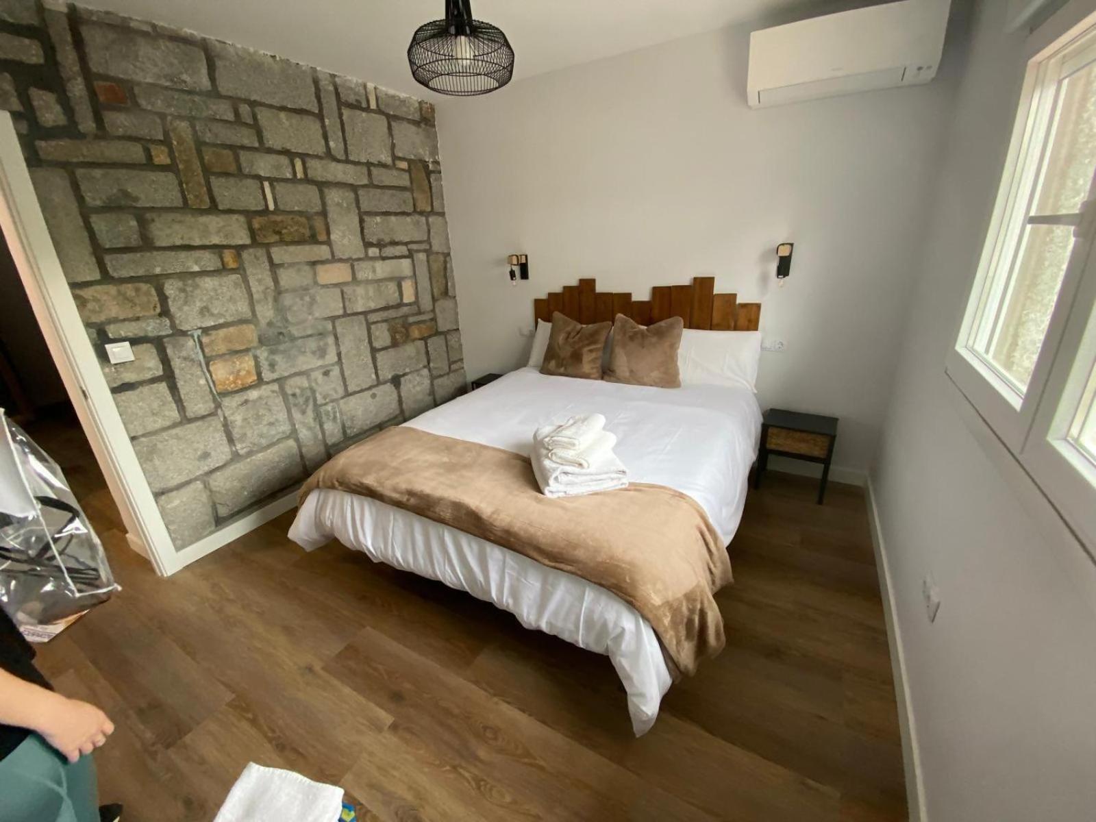 Rural El Petirrojo Con Patio Jardin Farm stay *