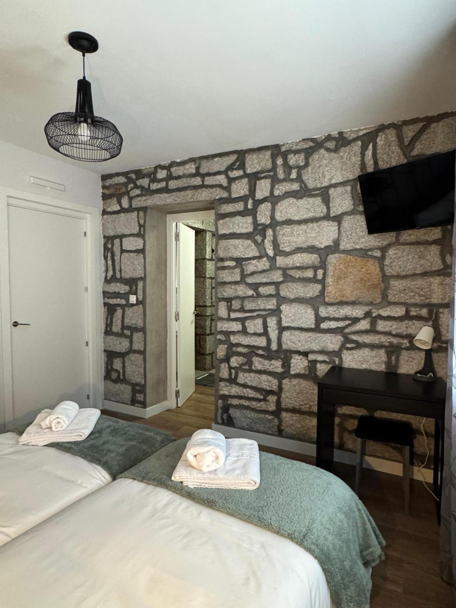 Rural El Petirrojo Con Patio Jardin Farm stay Cerceda (Madrid)