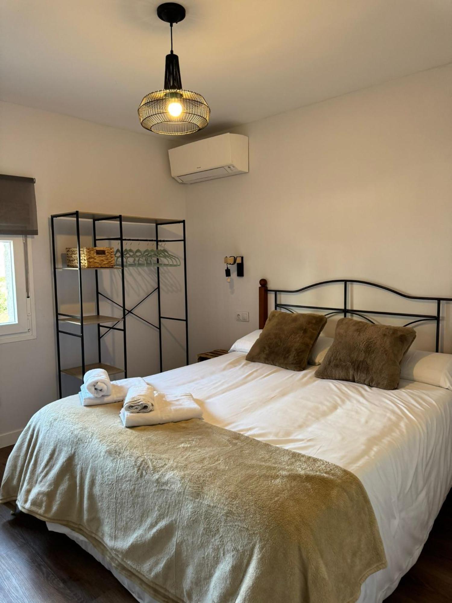 Farm stay Rural El Petirrojo Con Patio Jardin Cerceda (Madrid)