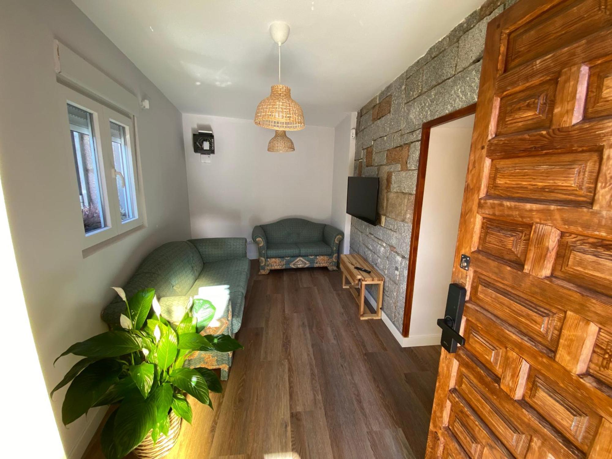 Rural El Petirrojo Con Patio Jardin Farm stay *